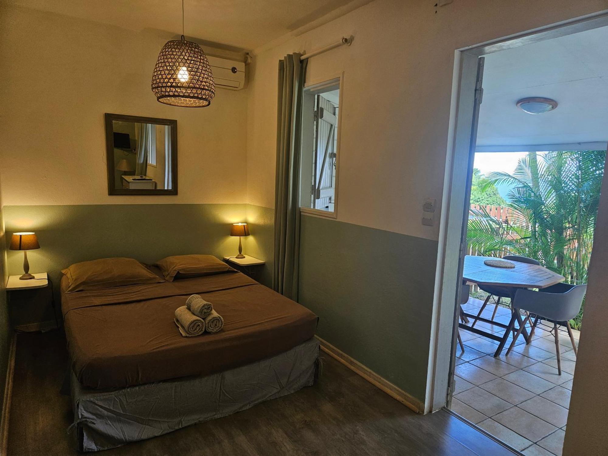 L'Ile En Ylang Apartment แซ็งต์-เลอ ภายนอก รูปภาพ