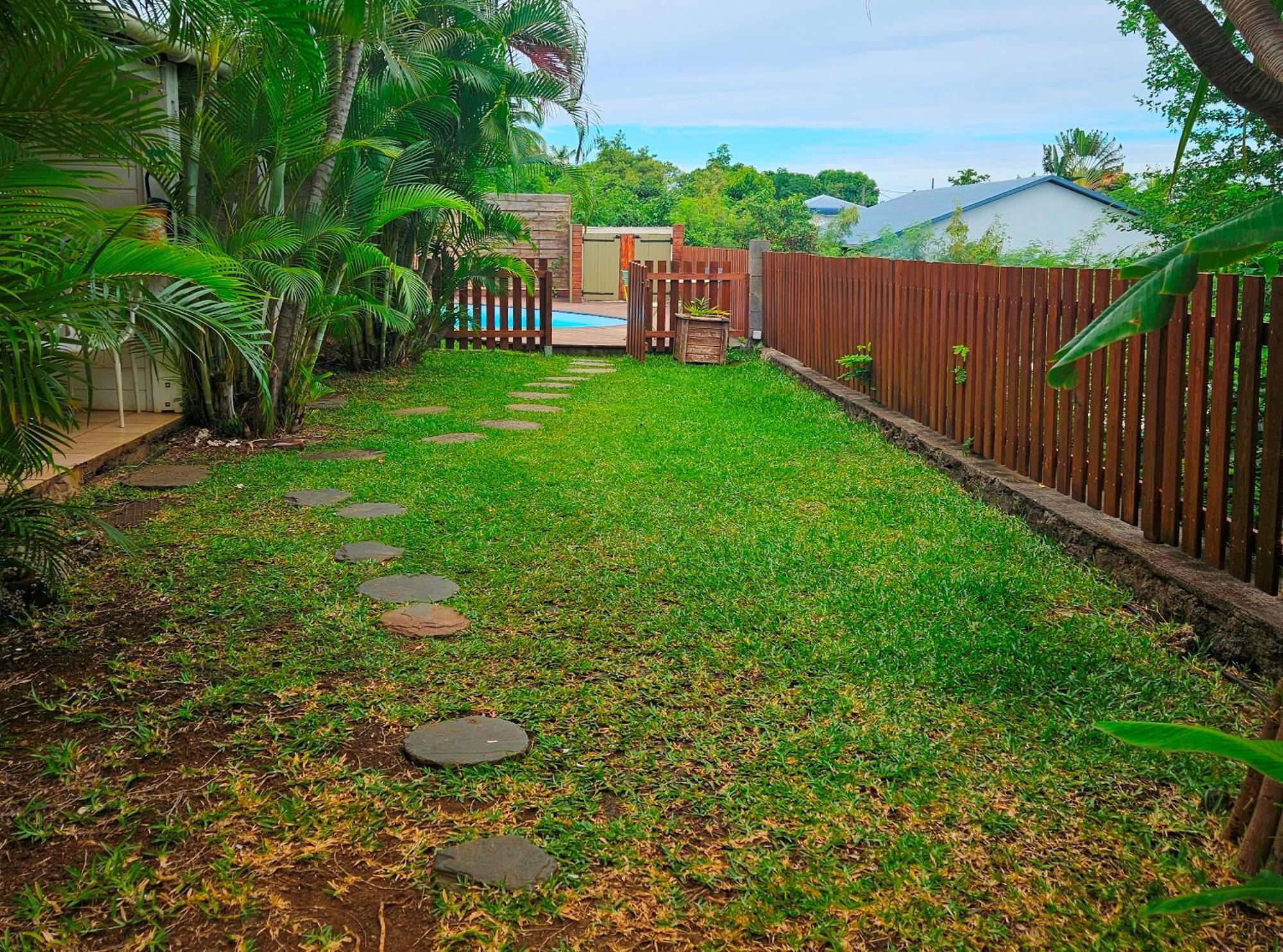 L'Ile En Ylang Apartment แซ็งต์-เลอ ภายนอก รูปภาพ
