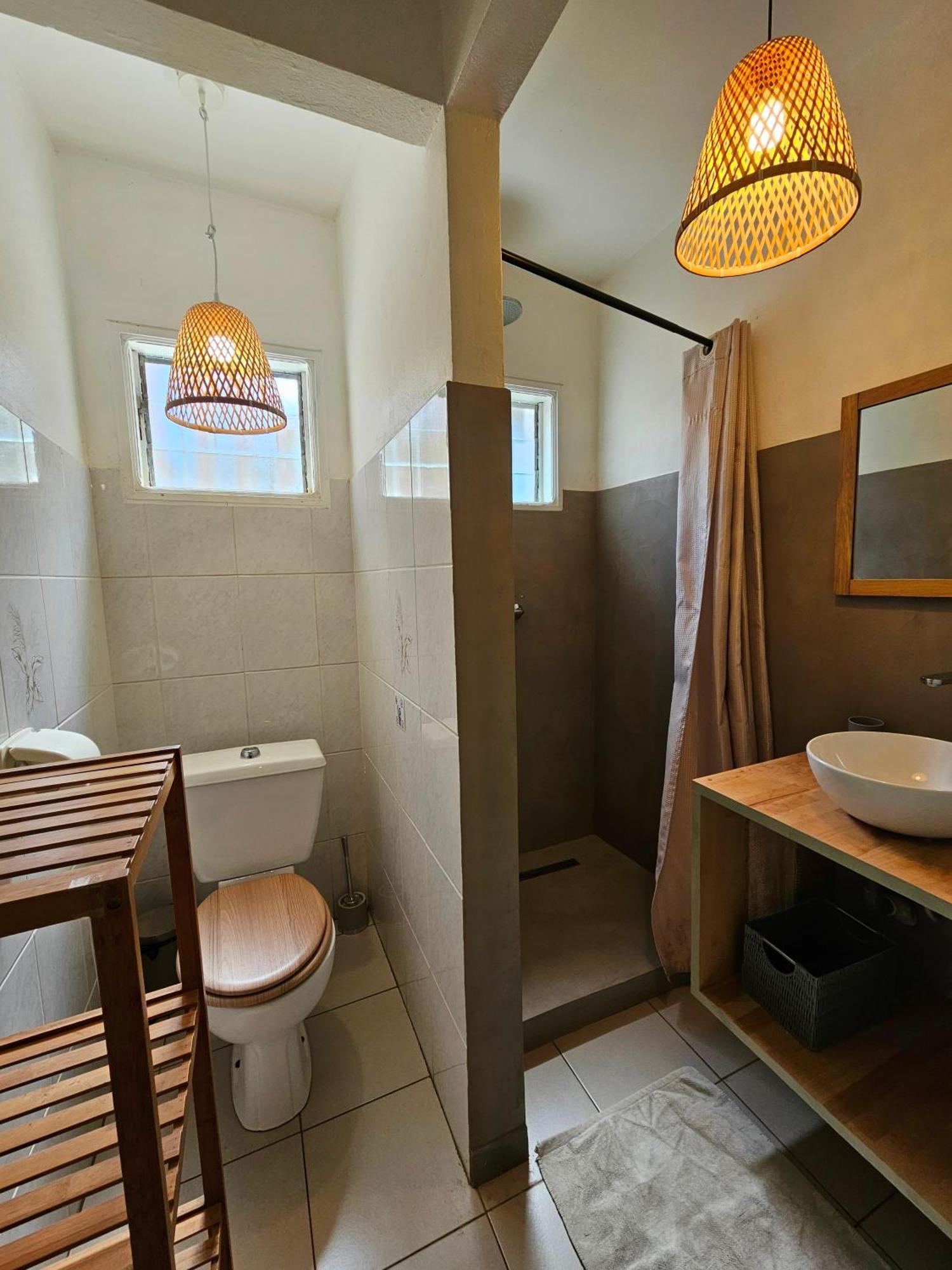 L'Ile En Ylang Apartment แซ็งต์-เลอ ภายนอก รูปภาพ