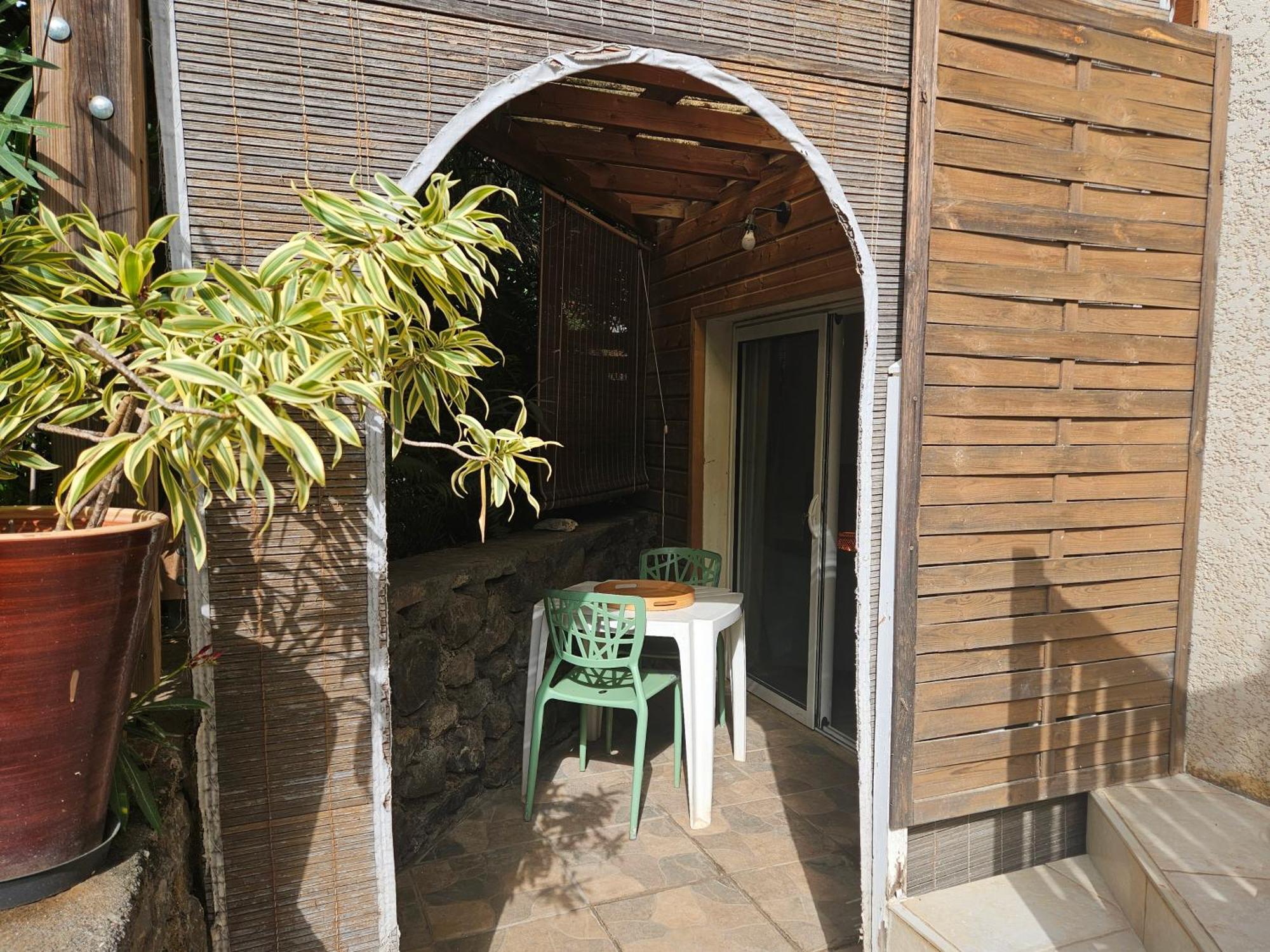L'Ile En Ylang Apartment แซ็งต์-เลอ ภายนอก รูปภาพ