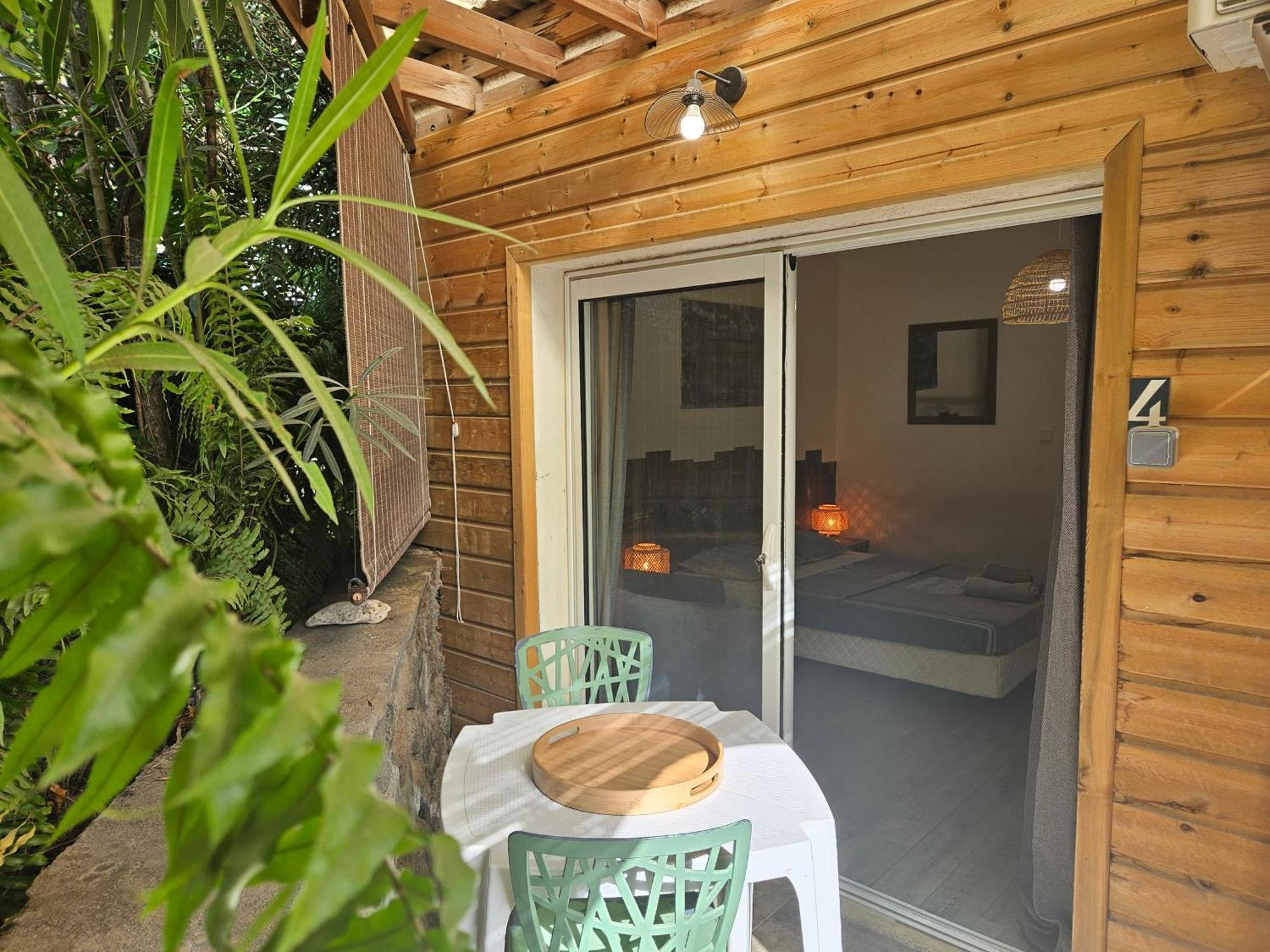 L'Ile En Ylang Apartment แซ็งต์-เลอ ภายนอก รูปภาพ