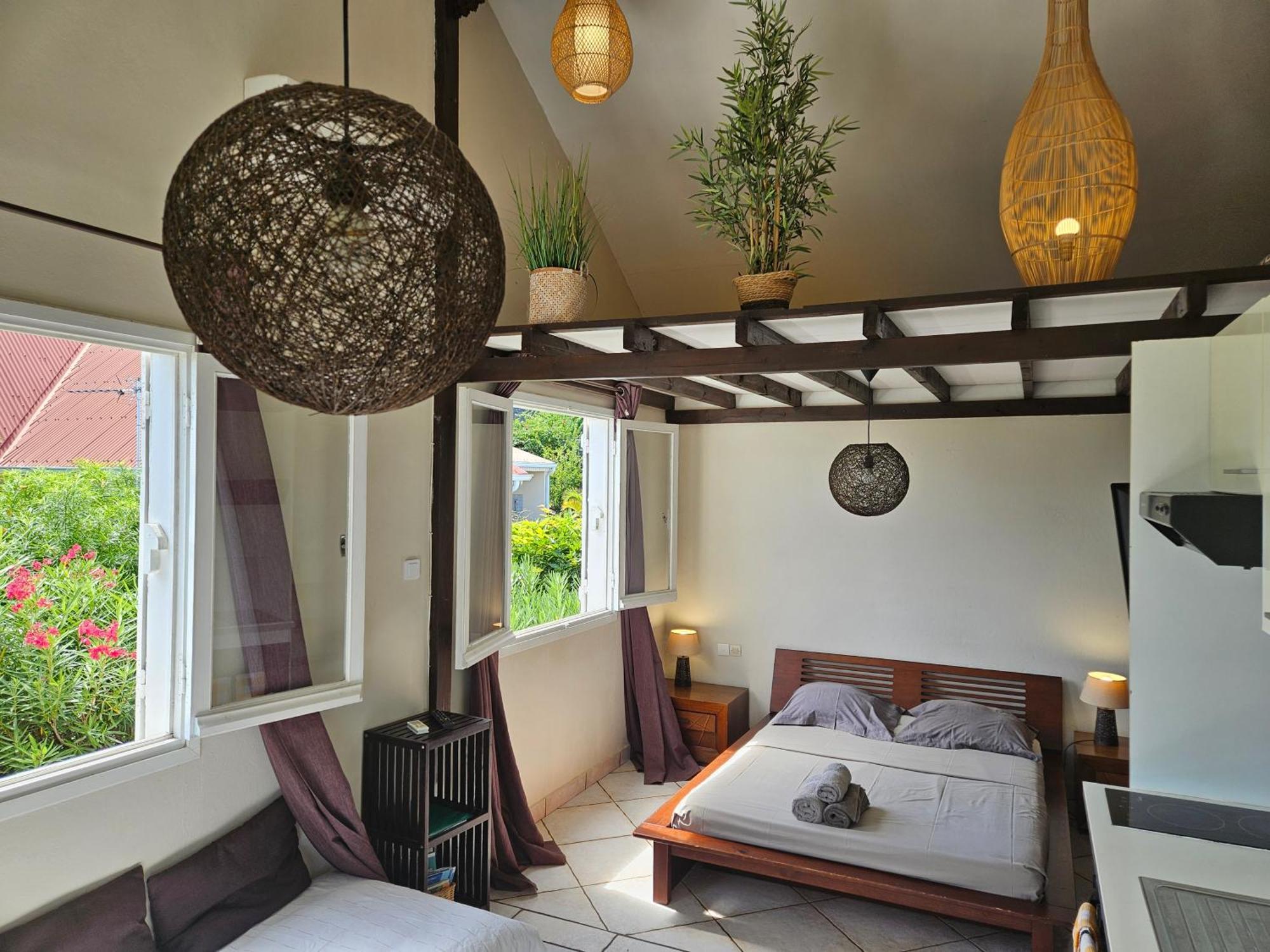 L'Ile En Ylang Apartment แซ็งต์-เลอ ภายนอก รูปภาพ