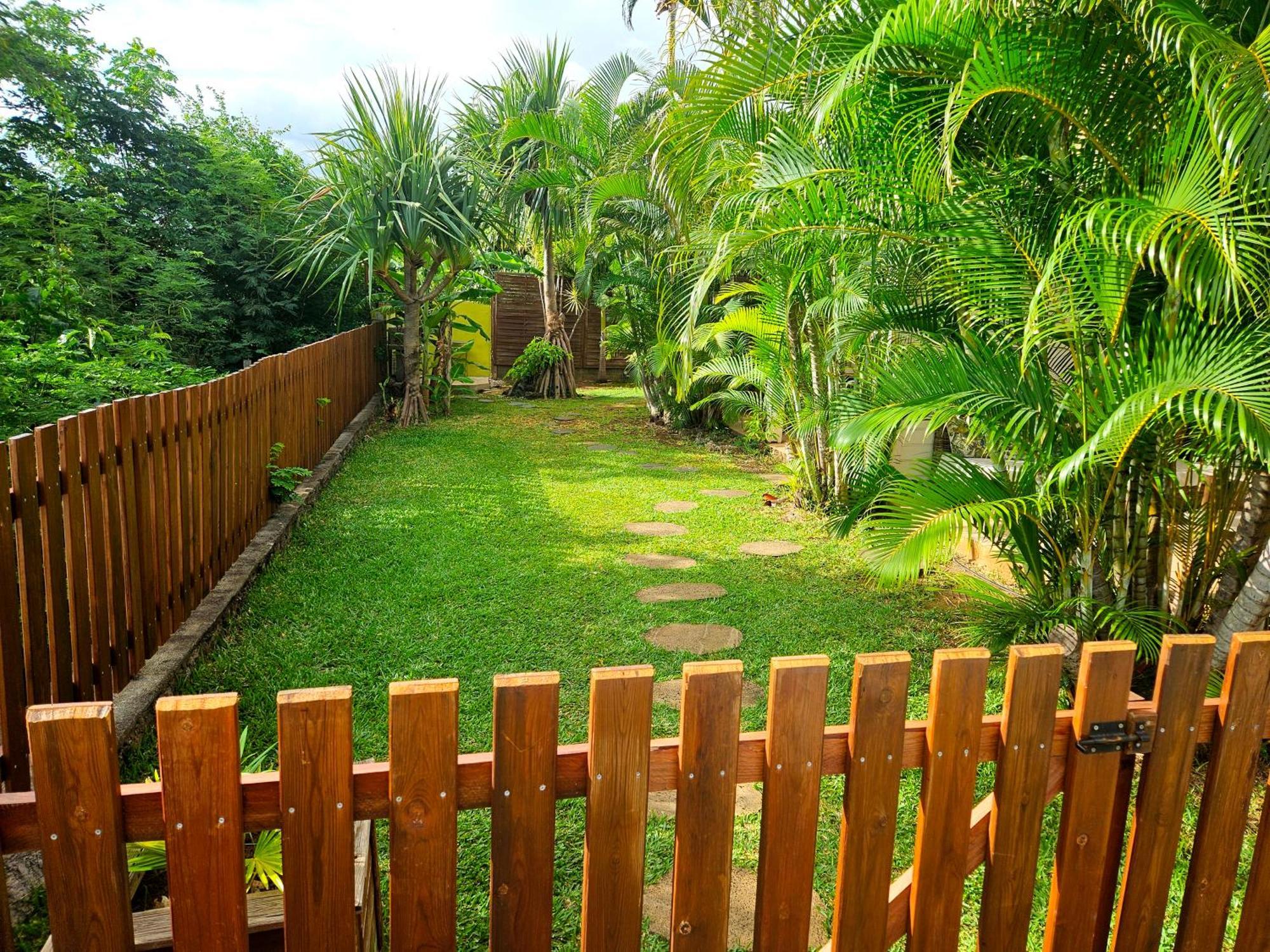 L'Ile En Ylang Apartment แซ็งต์-เลอ ภายนอก รูปภาพ